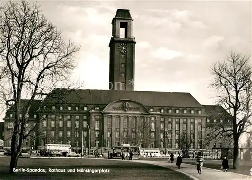 AK / Ansichtskarte Spandau Rathaus Muensingerplatz Spandau