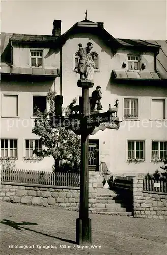 AK / Ansichtskarte Spiegelau Holzschnitzkunst Wegweiser Rathaus Spiegelau