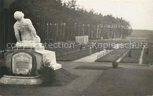 AK / Ansichtskarte Grafenwoehr Monument Soldatenfriedhof Grafenwoehr