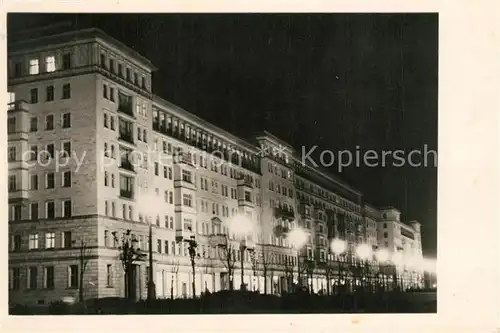 AK / Ansichtskarte Berlin Stalinallee bei Nacht Berlin