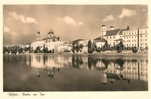 AK / Ansichtskarte Passau Ufer des Inns Kirche Passau