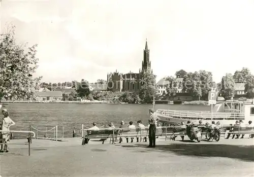 AK / Ansichtskarte Malchow Bootsanlegestelle Weisse Flotte Blick zum ehemaligen Kloster Malchow