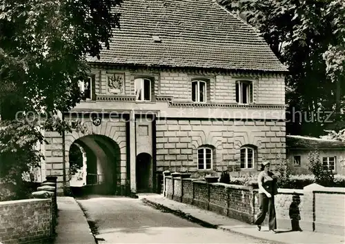 AK / Ansichtskarte Mirow Torhaus Eingang zur Schlossinsel Mirow