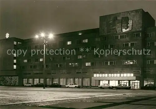 AK / Ansichtskarte Neubrandenburg Hotel Vier Tore Nachtaufnahme Neubrandenburg