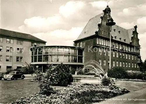 AK / Ansichtskarte Wittenau Rathaus mit Springbrunnen Wittenau