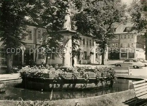 AK / Ansichtskarte Schleusingen Markt Brunnen HOG Frieden Schleusingen