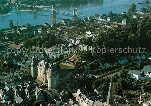 AK / Ansichtskarte Langeais Chateau dans la ville et le pont sur la Loire vue aerienne Langeais