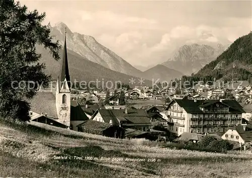 AK / Ansichtskarte Seefeld_Tirol Kirche Panorama Arnspitzen Seefeld Tirol
