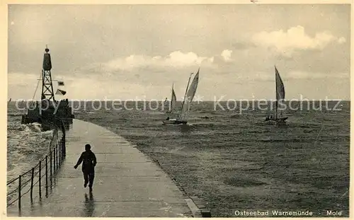 AK / Ansichtskarte Warnemuende_Ostseebad Segelboote Warnemuende_Ostseebad