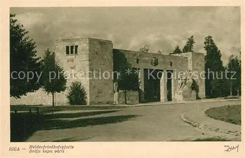 Riga_Lettland Heldenfriedhof Pforte Riga_Lettland