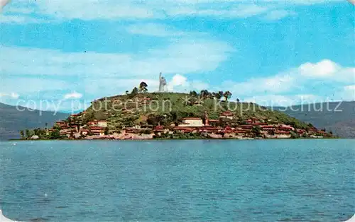 Isla_de_Janitzio Lago Patzcuaro Statue Jose Maria Morelos 