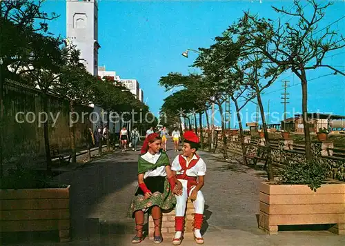 Malgrat_de_Mar Paseo del mar Promenade Kinder Trachten Malgrat_de_Mar