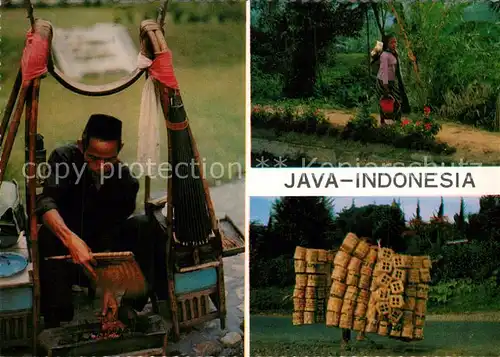 AK / Ansichtskarte Java_Indonesien Barbecue seller woman selling tonic drinks boy with bamboo containers Java Indonesien
