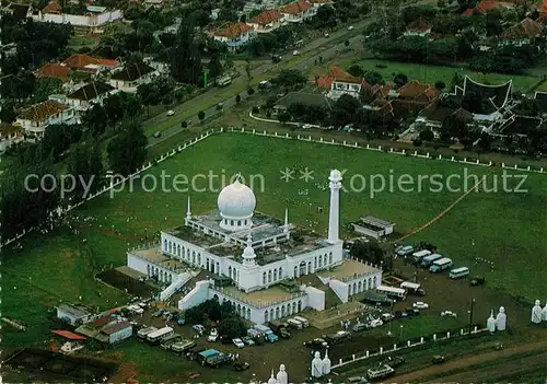 AK / Ansichtskarte Djakarta Biggest mosque aerial view Djakarta