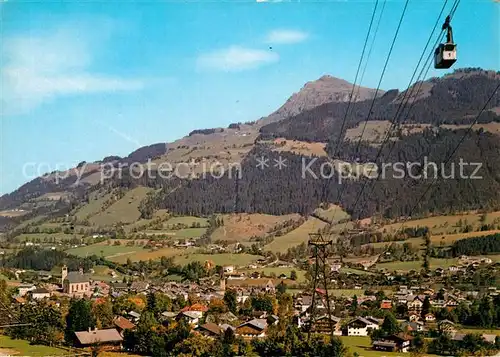 Kitzbuehel_Tirol Hahnenkamm Bergbahn gegen Kitzbueheler Horn Kitzbuehel Tirol