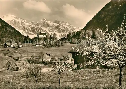 Flueeli Ranft Landschaftspanorama Baumbluete Alpen Flueeli Ranft