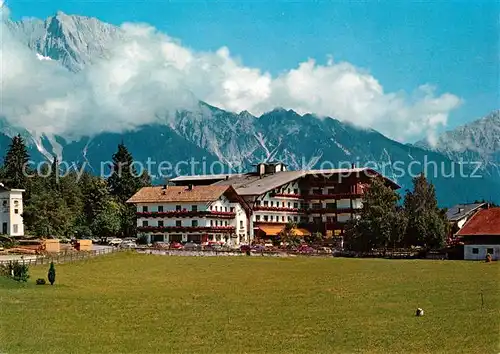 Obsteig_Tirol Hotel Tyrol gegen Mieminger Kette Obsteig_Tirol