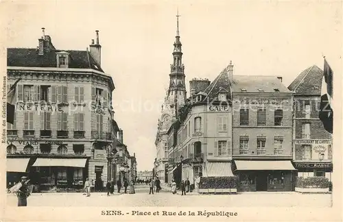 Sens_Yonne Place et Rue de la Republique Sens_Yonne