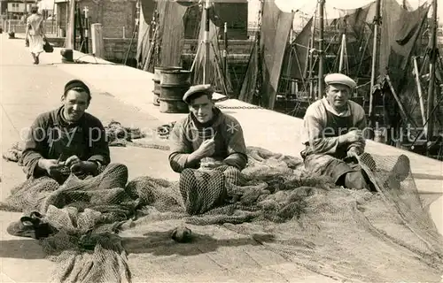 Oostende_Ostende Pecheurs sur le Quai 