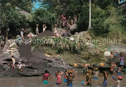 AK / Ansichtskarte Mengwi Waschtag  