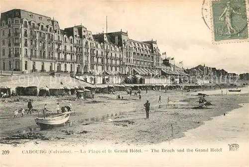 AK / Ansichtskarte Cabourg La Plage et le Grand Hotel Cabourg