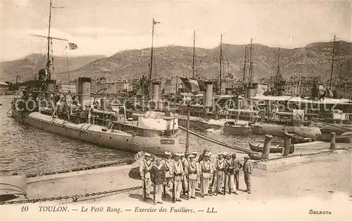 AK / Ansichtskarte Toulon_Var Le petir Rang Marinesoldaten im Hafen Toulon_Var