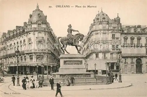 AK / Ansichtskarte Orleans_Loiret Place du Martroi Statue de Jeanne d Arc Orleans_Loiret