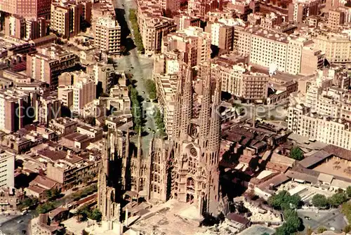 AK / Ansichtskarte Barcelona_Cataluna Fliegeraufnahme Kirche der heiligen Familie Barcelona Cataluna