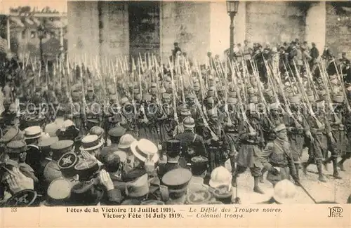 AK / Ansichtskarte Paris Fetes de la Victoire 14. Juillet 1919 Soldaten Paris