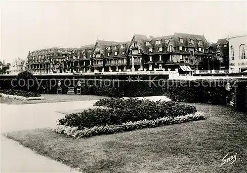 AK / Ansichtskarte Deauville La Plage Fleurie Normandy Hotel et les Jardins Deauville