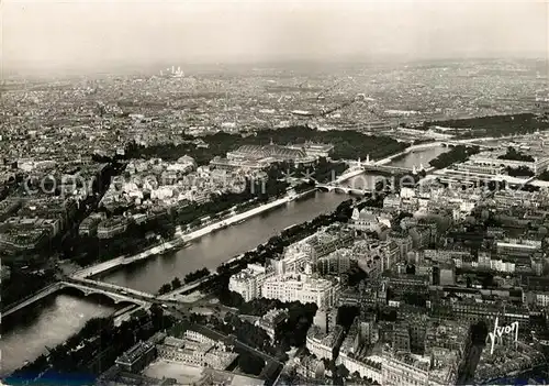 AK / Ansichtskarte Paris Vue prise de la Tour Eiffel sur la Seine et la butte Montmartre Paris