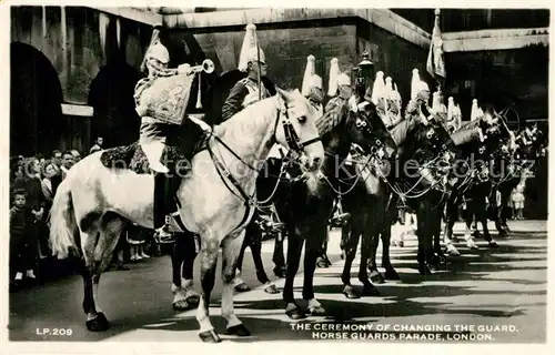AK / Ansichtskarte London Ceremony of Changing the Guard Horse Guards Parade London
