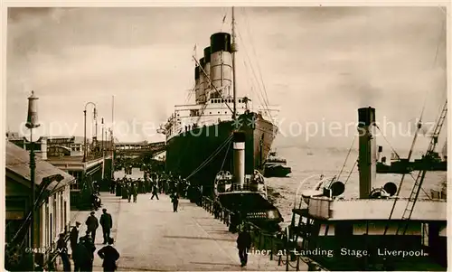 AK / Ansichtskarte Liverpool Liner at Landing Stage Liverpool