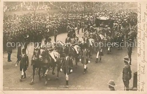 AK / Ansichtskarte London The Royal Carriage coming from Abbey London