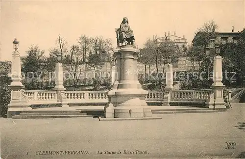 AK / Ansichtskarte Clermont_Ferrand_Puy_de_Dome La Statue de Blaise Pascal Clermont_Ferrand