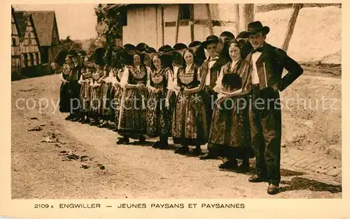 AK / Ansichtskarte Engwiller Jeunes Paysans et Paysannes Tracht Engwiller