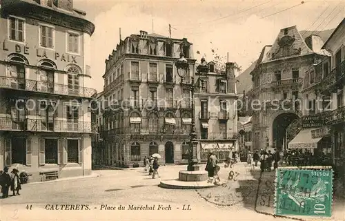 AK / Ansichtskarte Cauterets Place du Marechal Foch Cauterets