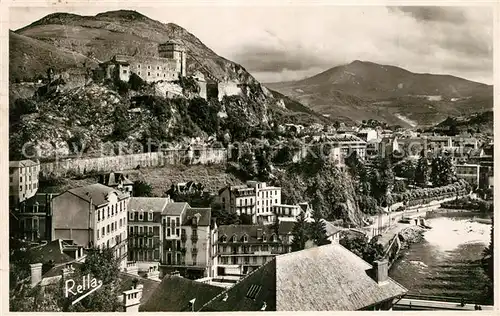 AK / Ansichtskarte Lourdes_Hautes_Pyrenees Le Gave et Chateau Fort Lourdes_Hautes_Pyrenees