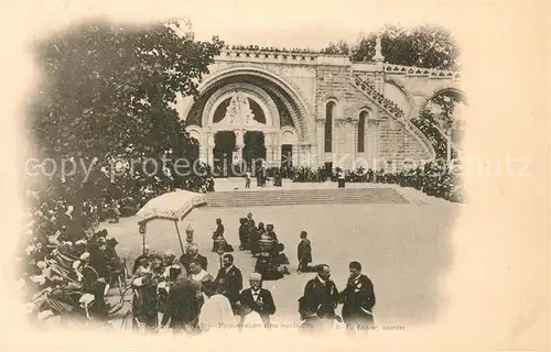 AK / Ansichtskarte Lourdes_Hautes_Pyrenees Procession des malades Lourdes_Hautes_Pyrenees