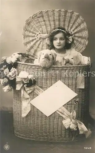 AK / Ansichtskarte Foto_NPG_Nr. 1649 Kind M?dchen Rosen Korb  