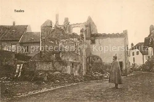AK / Ansichtskarte Saales Ruinen Soldat Saales