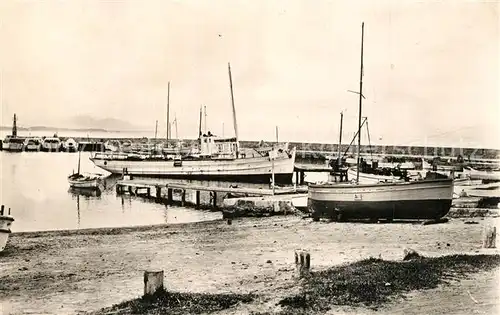 AK / Ansichtskarte Porquerolles Le Port et la Jetee Porquerolles