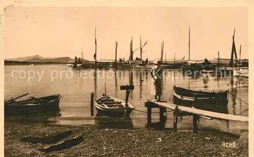 AK / Ansichtskarte Ile_de_Porquerolles Le Port Ile_de_Porquerolles