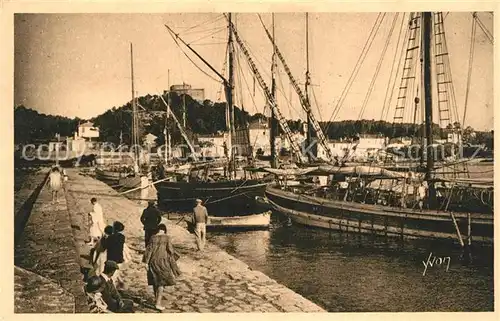 AK / Ansichtskarte Ile_de_Porquerolles La Port et la Jetee des voiliers Ile_de_Porquerolles