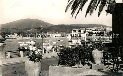 AK / Ansichtskarte Sainte_Maxime_sur_Mer_Var Vue prise de la Place des Palmiers Sainte_Maxime_sur_Mer_Var