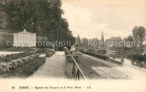 AK / Ansichtskarte Niort Square du Donjon et le Pont Main Niort