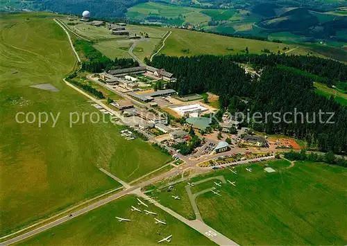 AK / Ansichtskarte Segelflug Fliegeraufnahme Wasserkuppe Naturpark Bayerische Rh?n  