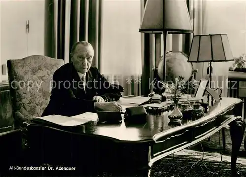 AK / Ansichtskarte Politiker Bundeskanzler Dr. Adenauer  Politiker