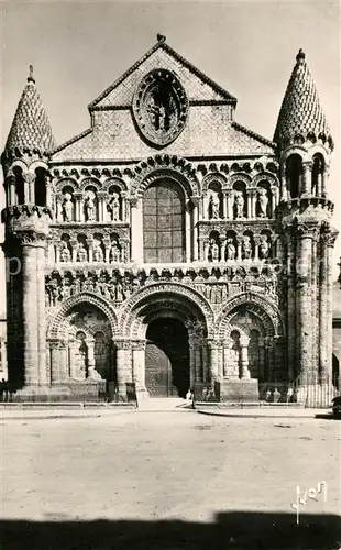 AK / Ansichtskarte Poitiers_Vienne Eglise ND la Grande facade Poitiers Vienne
