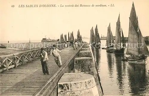 AK / Ansichtskarte Les_Sables d_Olonne La rentree des Bateaux de sardines Les_Sables d_Olonne